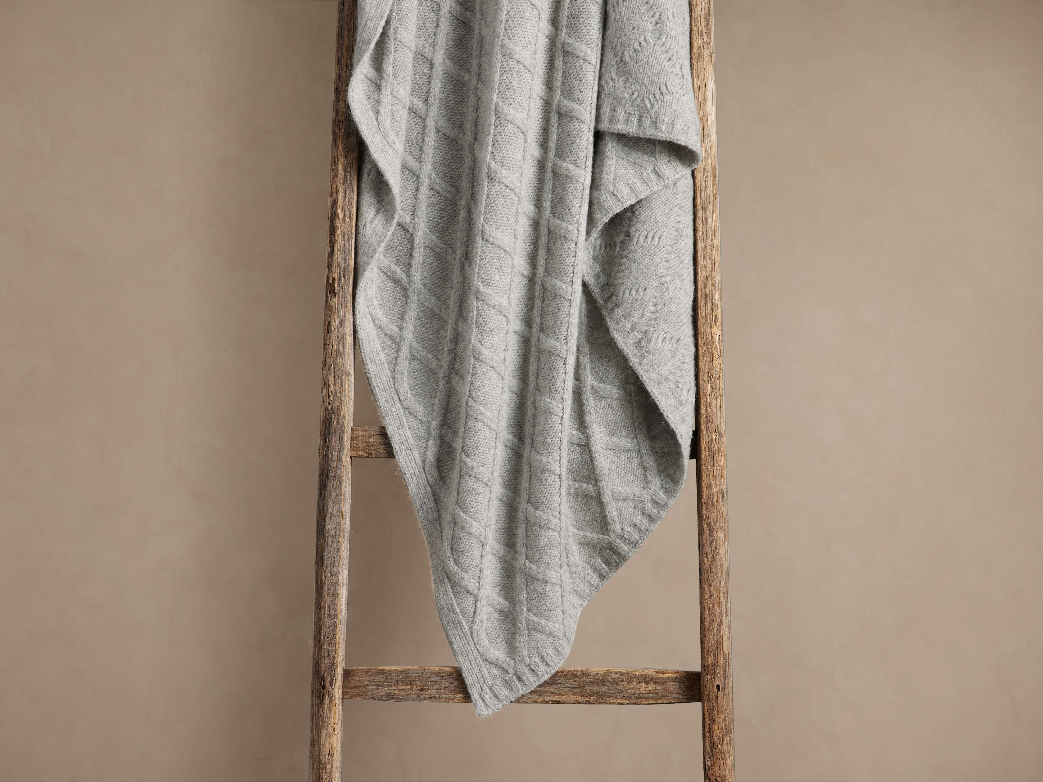 Lattice Alpaca Throw