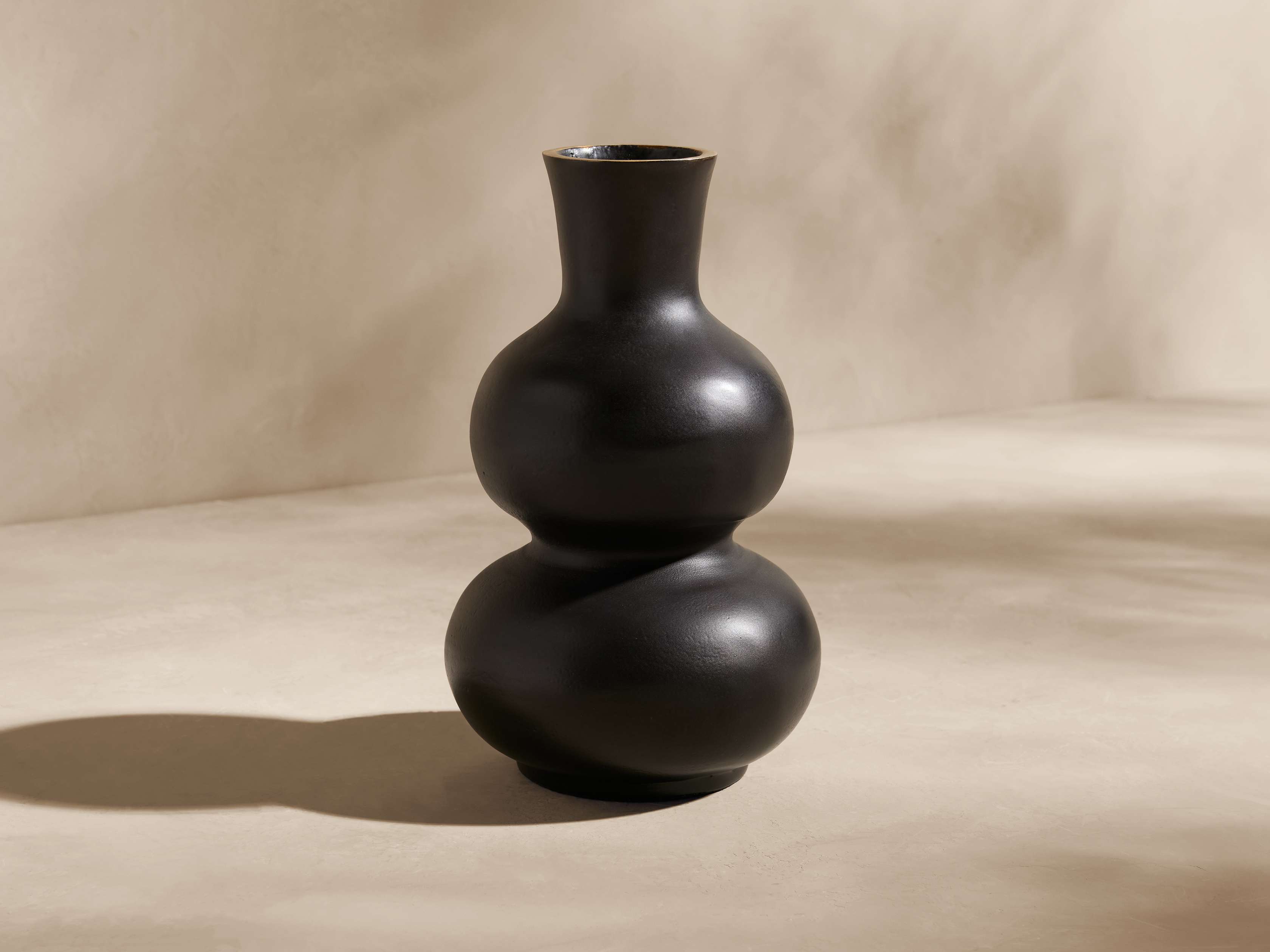 Pelle Vase