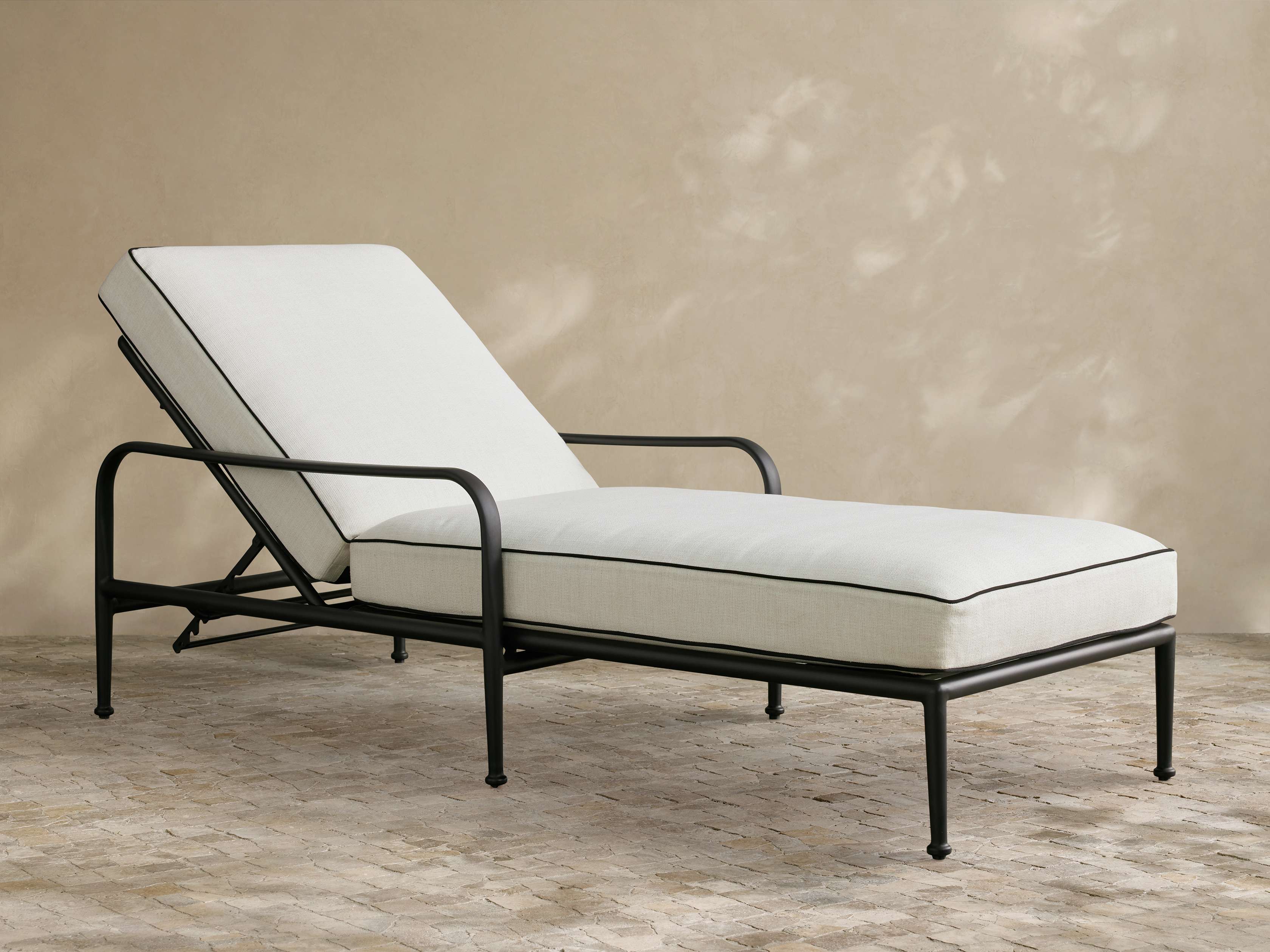 Surrey Outdoor Chaise